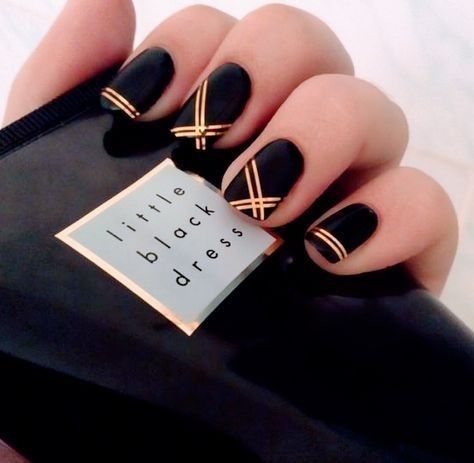 Black Fall Nails: Chic and Timeless Manicure 20 Ideas