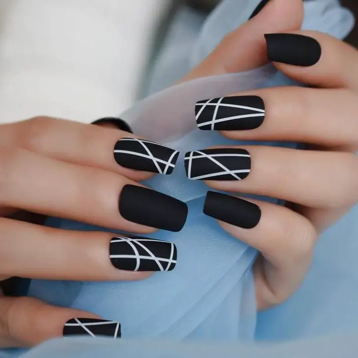 Black Fall Nails: Chic and Timeless Manicure 20 Ideas