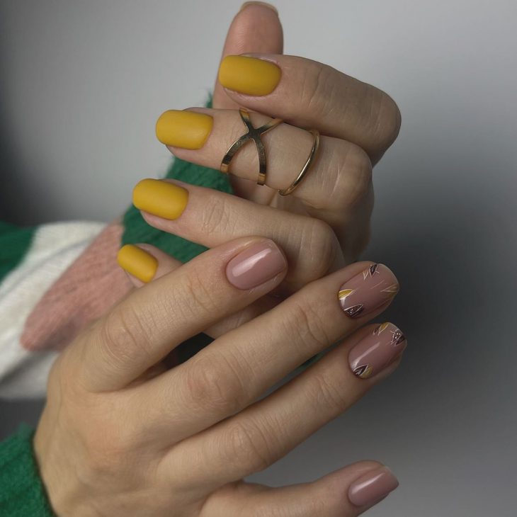 20 Stunning Simple Fall Nail Designs for 2024