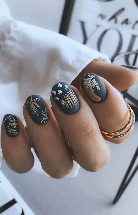 20 Ideas Fall Leaves Nail Art: A Journey Through Autumn Beauty