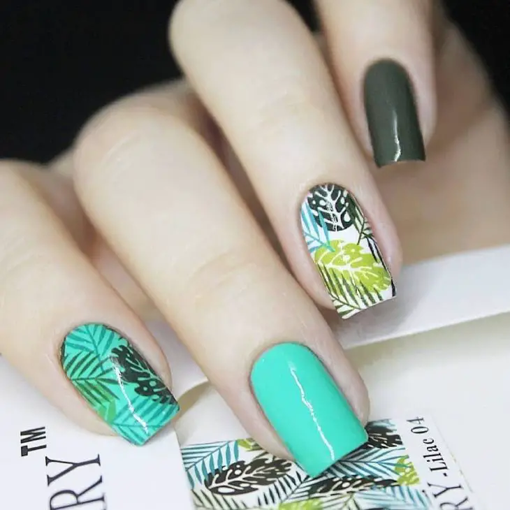 20 Ideas Fall Leaves Nail Art: A Journey Through Autumn Beauty