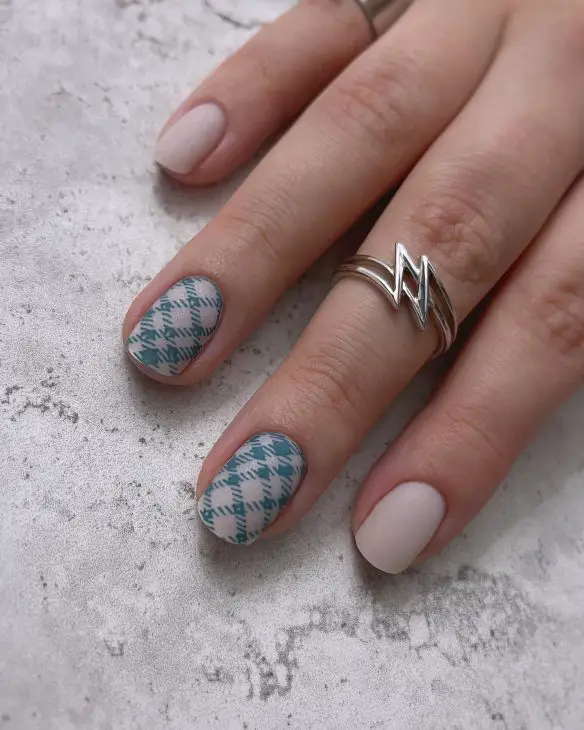 21 Ideas Fall Plaid Nails: A Cozy and Chic Trend for the Season