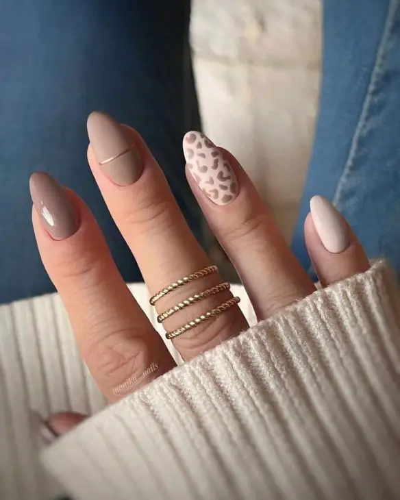 20 Ideas Brown Fall Nails: Stunning Designs to Welcome the Autumn Season