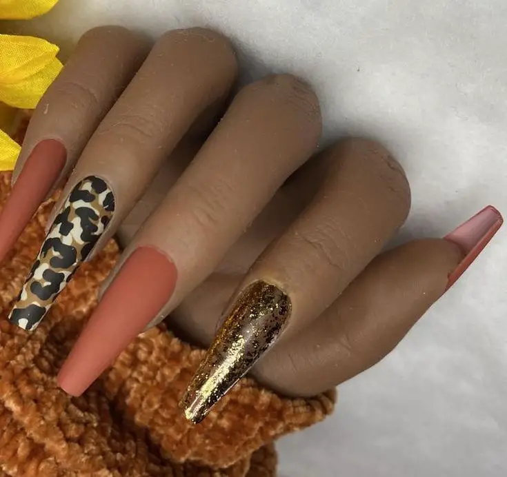 20 Stunning Fall Nail Colors for Dark Skin Tones to Rock in 2024