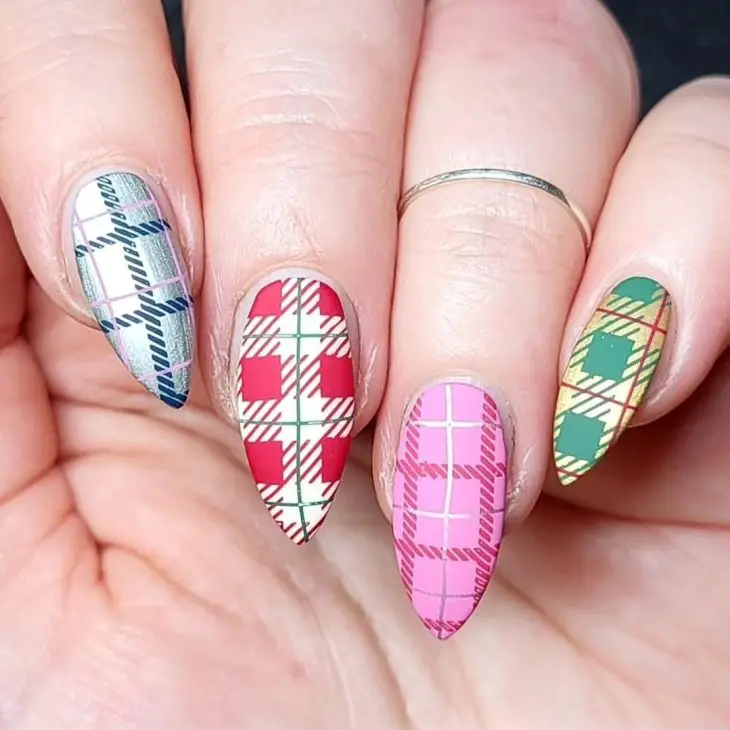 21 Ideas Fall Plaid Nails: A Cozy and Chic Trend for the Season