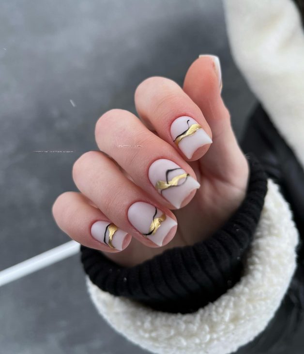 21 Fall 2024 Nail Ideas: From Gothcore to Short and Square Designs