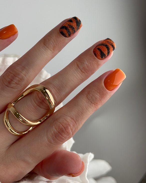 Fall Acrylic Nails 2024: Embrace the Season with Stunning Designs