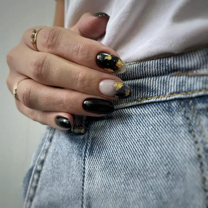 Dark Fall Nail Colors: A Chic Guide to Autumn Manicures