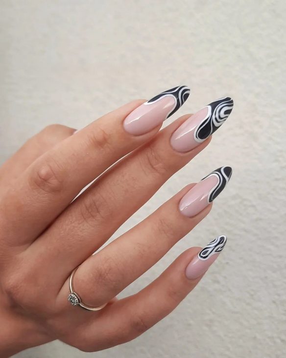 Fall Almond Nails 2024: Elegant and Trendy Ideas