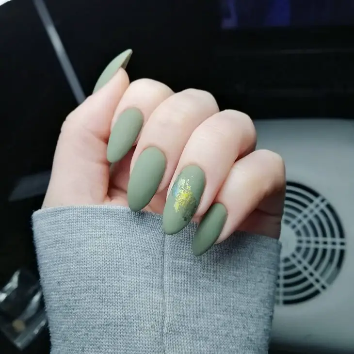 21 Fall 2024 Nail Ideas: From Gothcore to Short and Square Designs