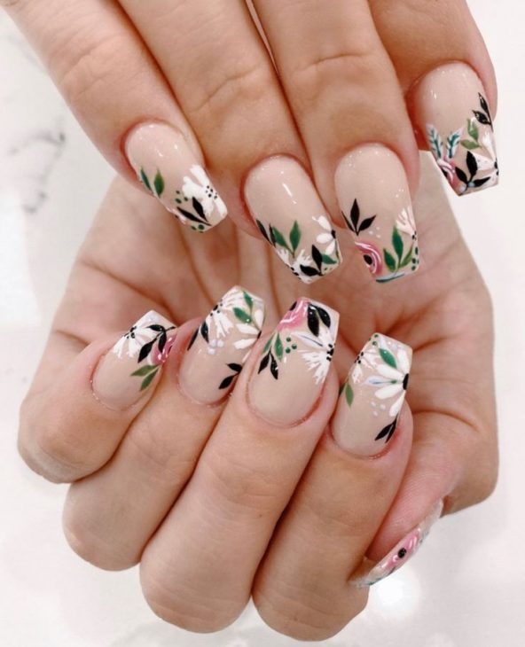 Fall Flowers Nail Art: Captivating Designs for the Season