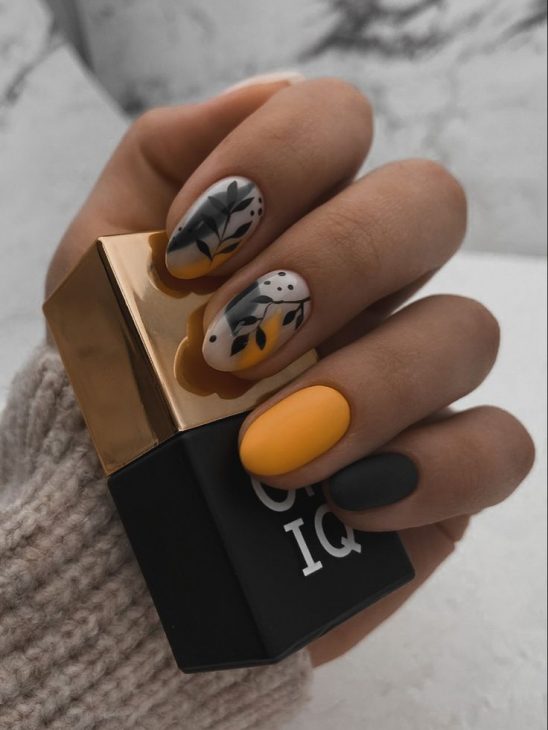 21 Ideas Light Fall Nail Colors: A Chic Guide to Autumn Elegance