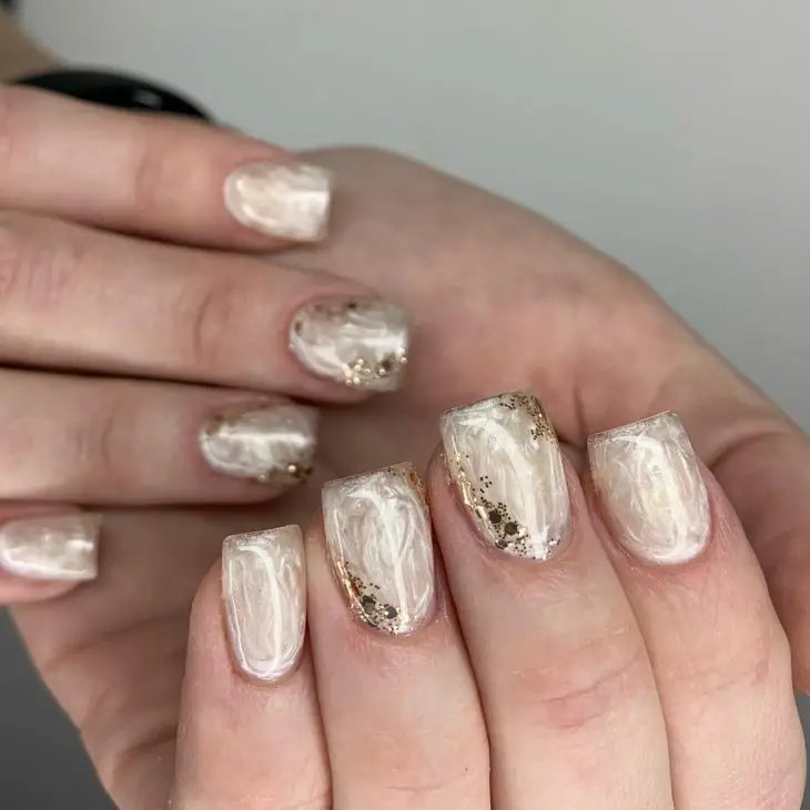 Fall Nails Glitter: Stunning Ideas to Sparkle This Season