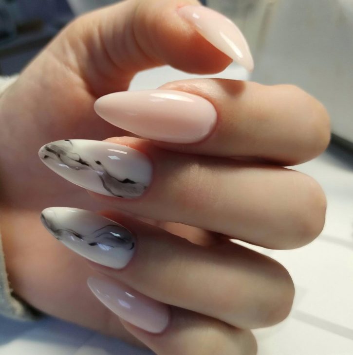 Fall Almond Nails 2024: Elegant and Trendy Ideas