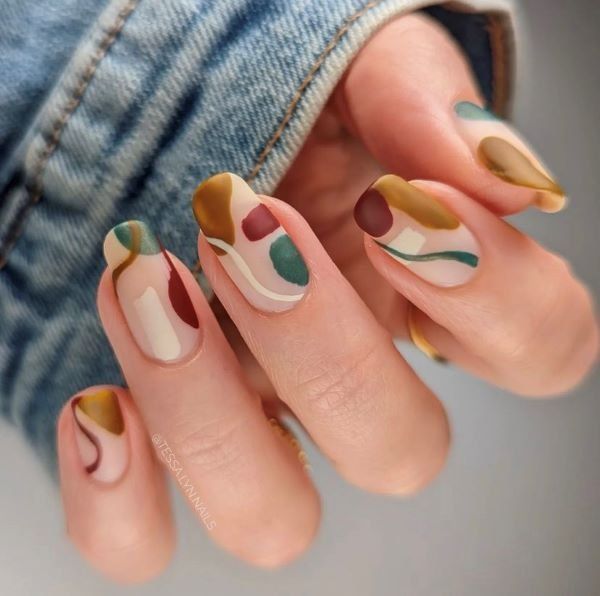 20 Trendy Fall Nail Design Ideas 2024: Cute, Dark, and Stylish Designs for Early Autumn