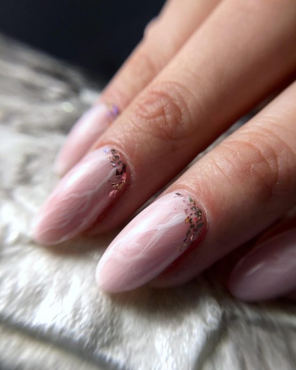 20 Cute Fake Nail Ideas for Fall: Trendy Designs and Colors for 2024