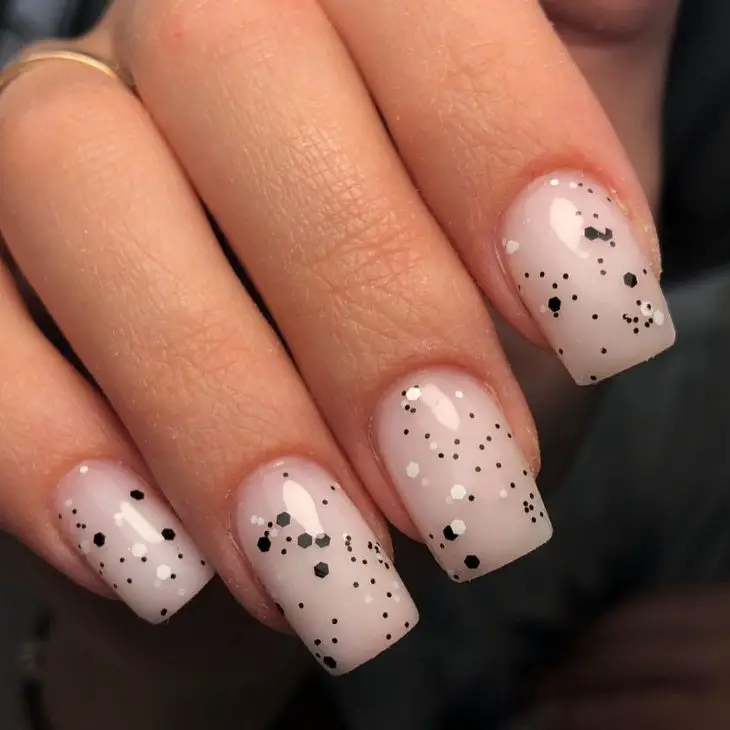 Short Fall Acrylic Nails: Stunning Ideas for the Season