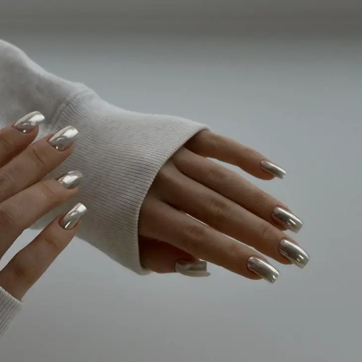 21 Fall 2024 Nail Ideas: From Gothcore to Short and Square Designs