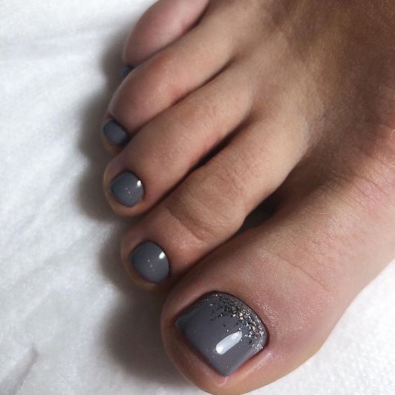 20 Stunning Fall Toe Nail Colors for 2024: Best Autumn Pedicure Ideas and Trends