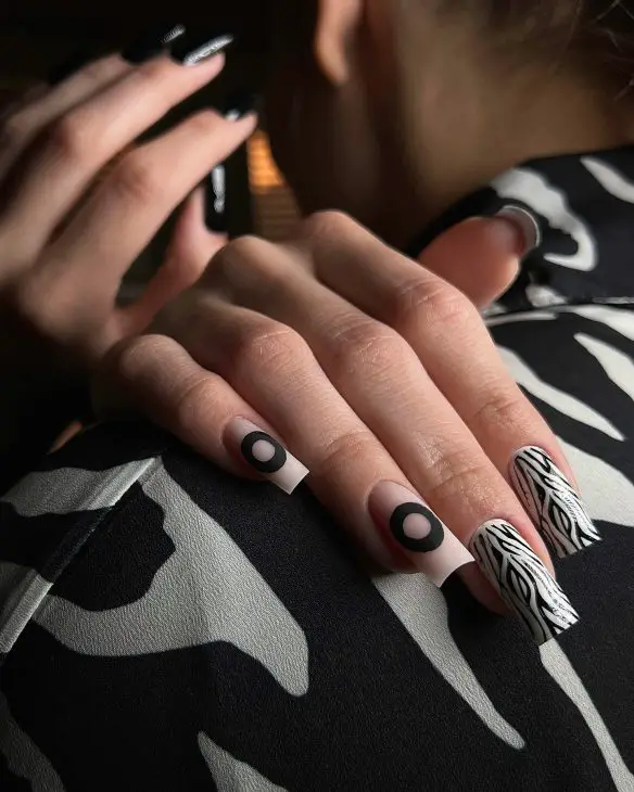 20 Trendy Fall Nail Design Ideas 2024: Cute, Dark, and Stylish Designs for Early Autumn