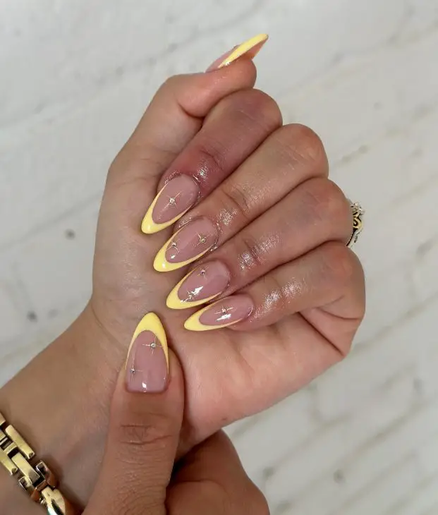 Yellow Fall Nails: A Guide to Trendy and Chic Nail Designs for the Season