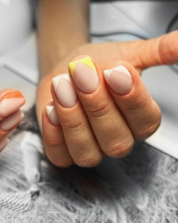 21 Trendy Fall French Tip Nail Designs for 2024: From Classic to Modern Styles