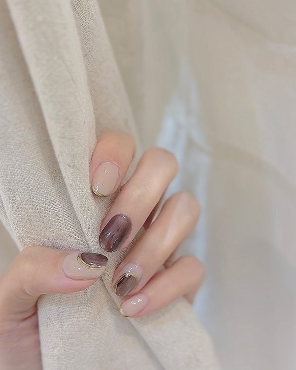 Fall Cat Eye Nails: Captivating Designs for the Season