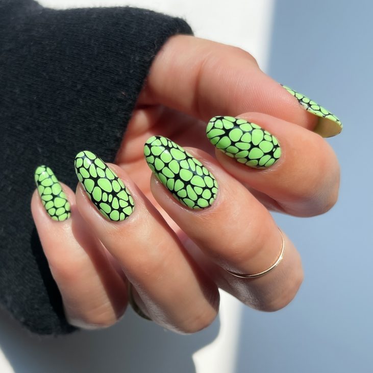 Fall Green Nails 2024: Trendy Designs to Elevate Your Autumn Look