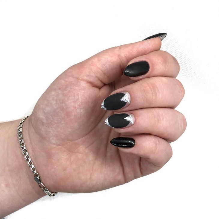 Dark Fall Nail Colors: A Chic Guide to Autumn Manicures