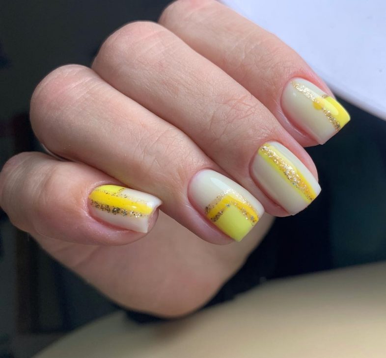 Yellow Fall Nails: A Guide to Trendy and Chic Nail Designs for the Season