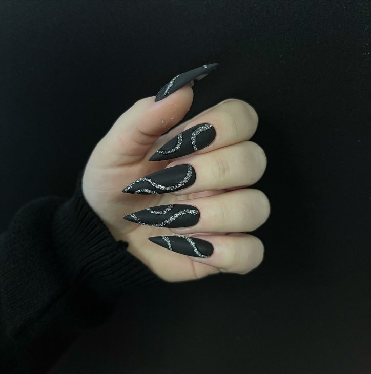 21 Trendy Dark Fall Nail Colors for 2024: Gel, Matte, Acrylic, Dip Powder, and OPI Designs