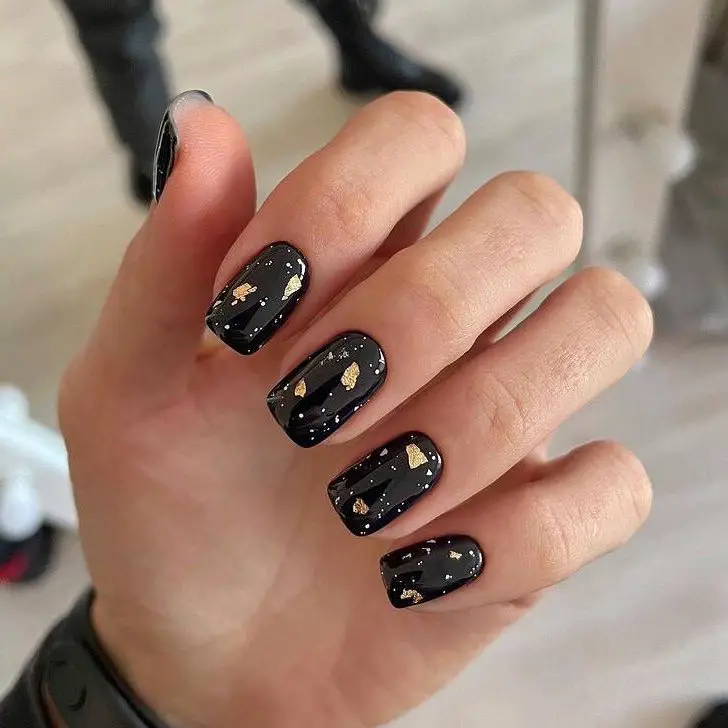 20 Trendy Fall Nail Design Ideas 2024: Cute, Dark, and Stylish Designs for Early Autumn