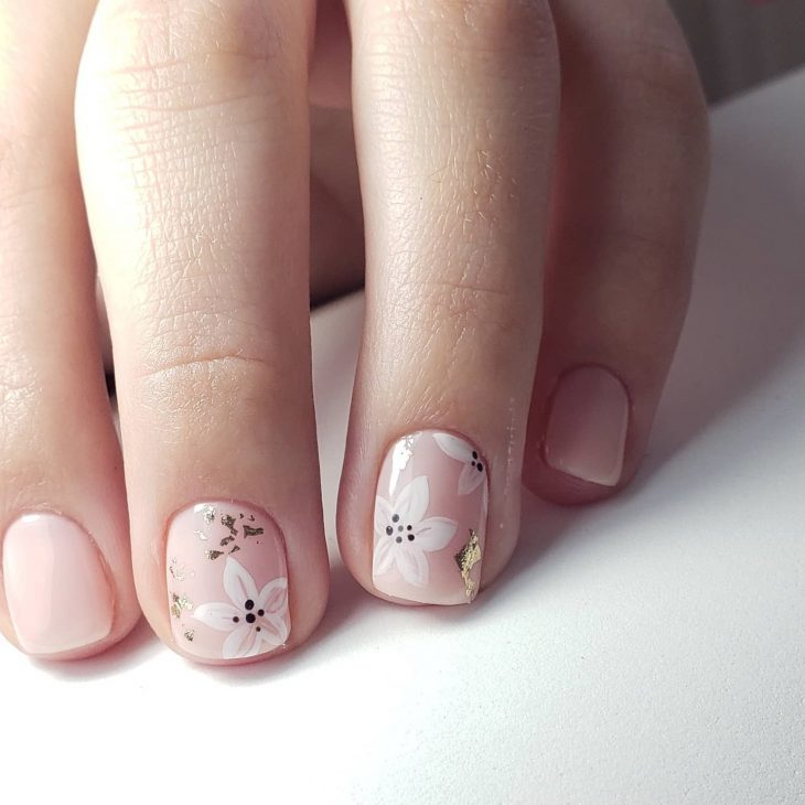 Fall Flowers Nail Art: Captivating Designs for the Season