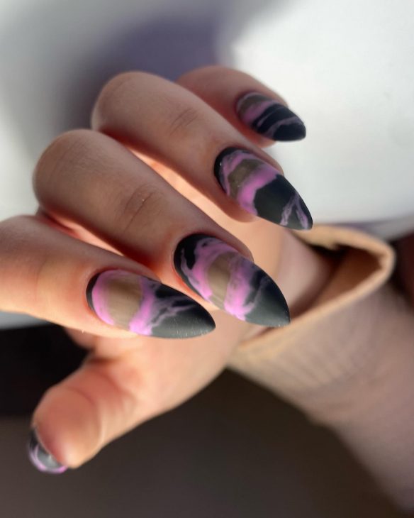 Fall Nail Styles: Embrace the Season with Stunning Nail Designs