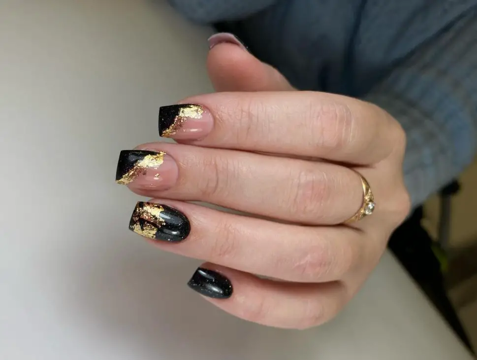 Fall Sparkle Nails: A Guide to Glamorous Manicures