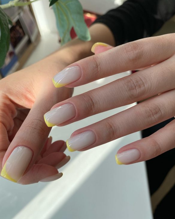 20 Stunning Yellow Fall Nail Ideas for 2024: Embrace the Season with Bold and Bright Designs