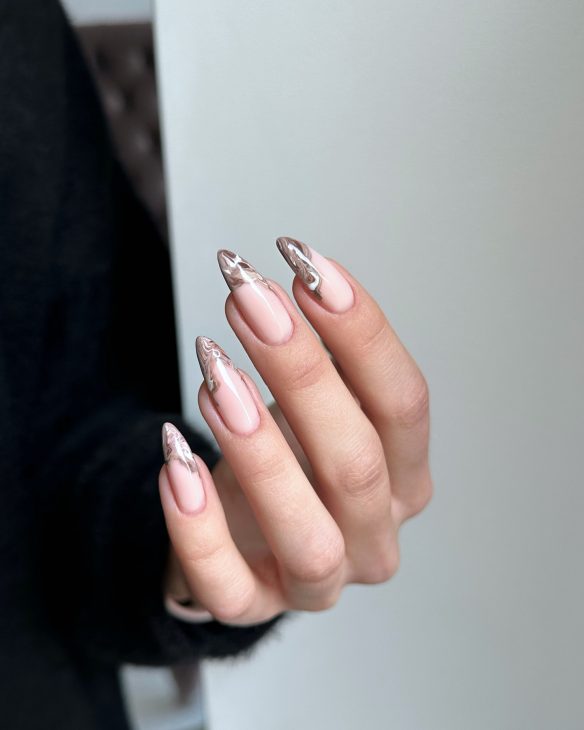 20 Trending Fall Nail Colors for 2024: Must-Try Designs and Techniques