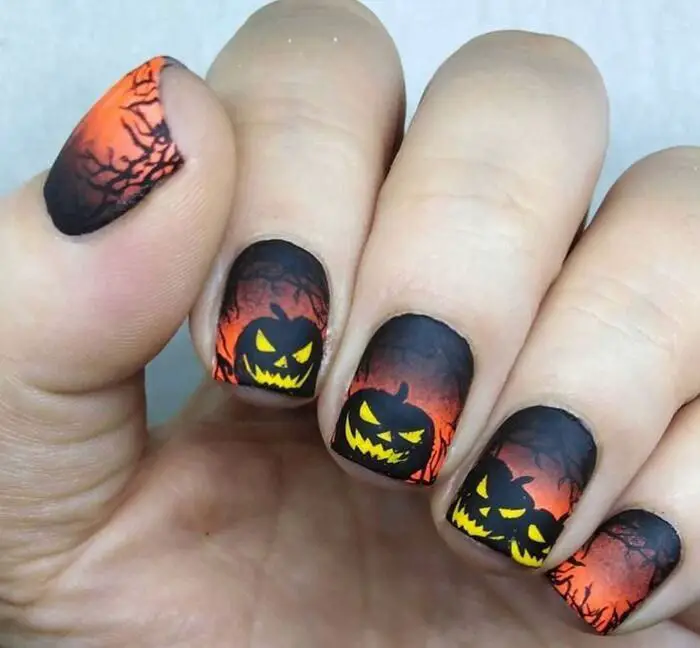 Spooky Chic: Halloween Short Nails That Steal the Show