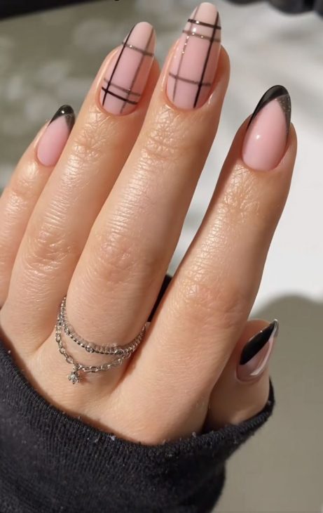 Fall Plaid Nails 2024: Trendy Manicure Ideas