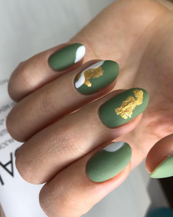 Elevate Your Autumn Look: 20 Classy Fall Nail Ideas for 2024