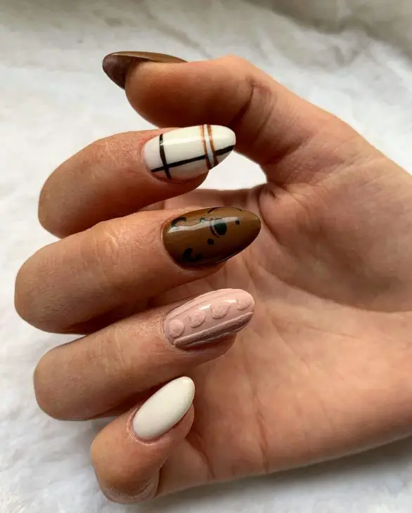 Fall Plaid Nails 2024: Trendy Manicure Ideas