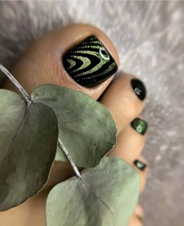 20 Stunning Fall Toe Nail Art Ideas for a Trendy 2024 Pedicure