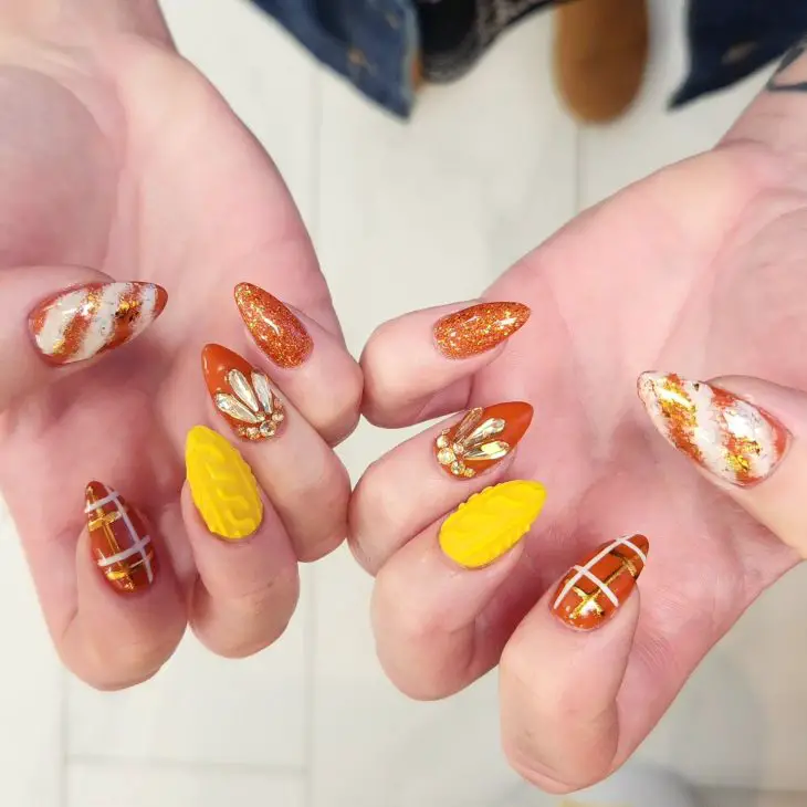 Fall Plaid Nails 2024: Trendy Manicure Ideas