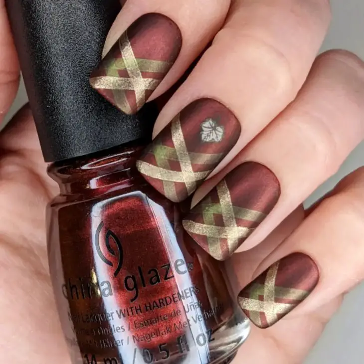 Fall Plaid Nails 2024: Trendy Manicure Ideas