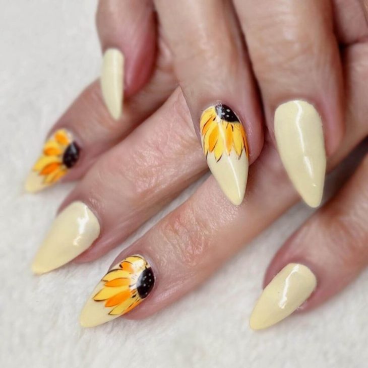 20 Fall Sunflower Nail Ideas for 2024: Acrylic, Short, Burgundy, and Almond Designs