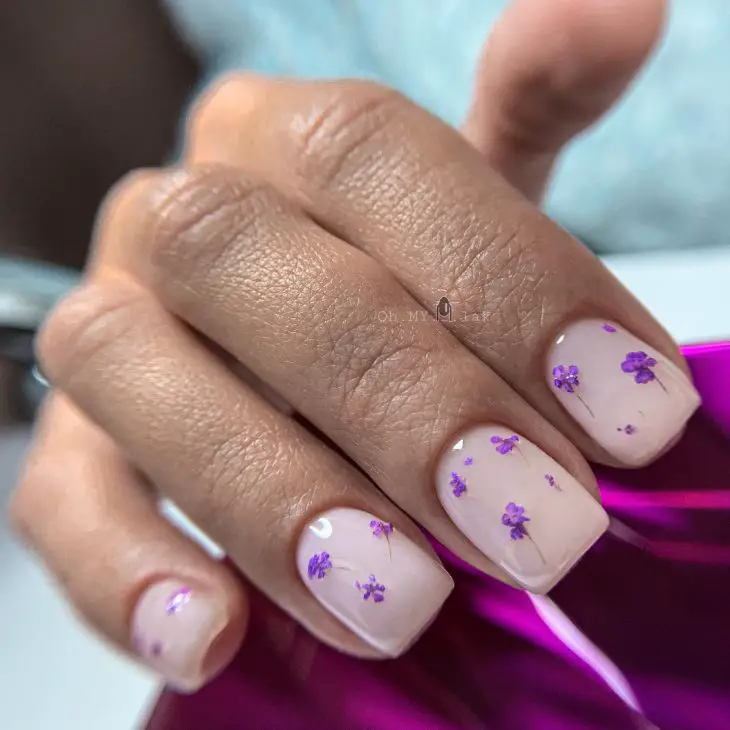 20 Stunning Fall Flowers Nail Art Ideas for a Chic and Trendy Look