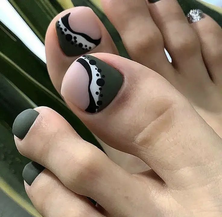 20 Stunning Fall Toe Nail Art Ideas for a Trendy 2024 Pedicure