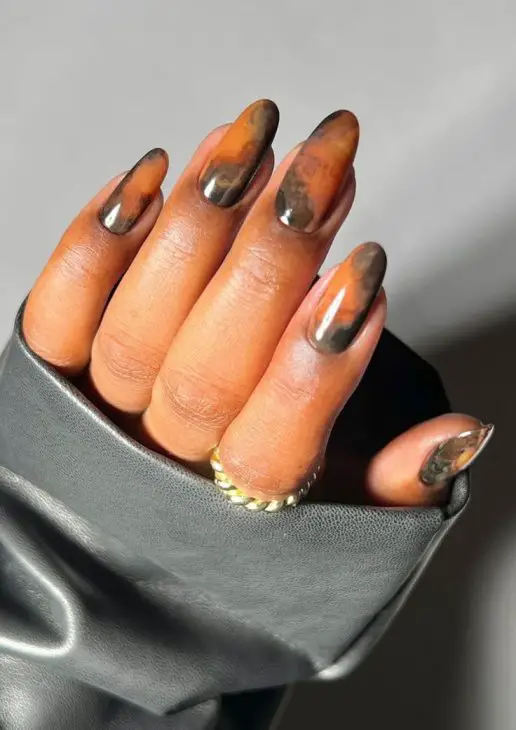 Embracing the Elegance of Fall Oval Nails in 2024