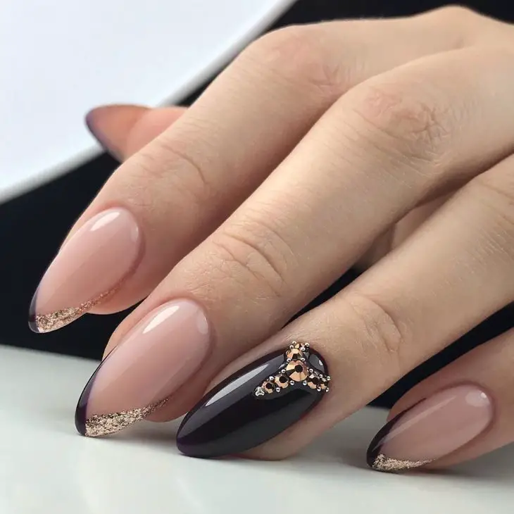 Black Fall Nails 2024: Stylish and Chic Manicure Ideas