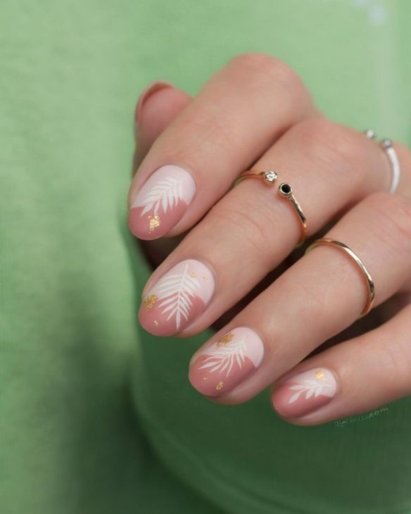 20 Fall Beach Nail Ideas for 2024: Stunning Designs for Every Beach Getaway